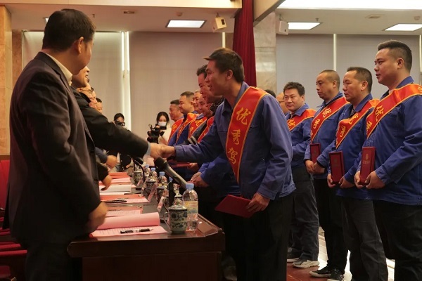37d18033a4ea131b 37d18033a4ea131b